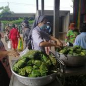 Salesian Sisters in Cambodia have been distributing food materials and cooked meals to those affected by the Covid pandemic packed in banana leaves.  The nuns inspired both volunteers and the food recipients to care for the environment and minimize the use of plastic. 