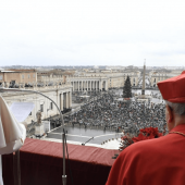 In his "Urbi et Orbi" Christmas message given at midday in Saint Peter's Square, Pope Francis expressed the joy of this day when God shows us through the birth of Jesus the way of encounter and dialogue so that we might know it and follow it in trust and hope, something needed more than ever in our troubled world.
